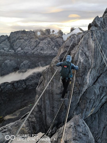Восхождение на Карстенз 2018 Максут Жумаев